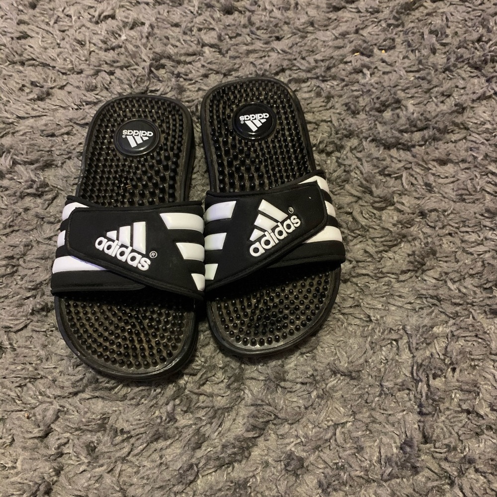 Ad idas sandals